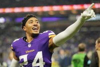 NFL Vikings do High School Musical Dance in Endzone